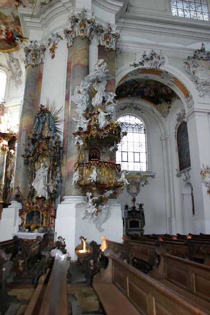 Pfarrer Jung in der Blasiuskirche in Kirchdorf an der Iller