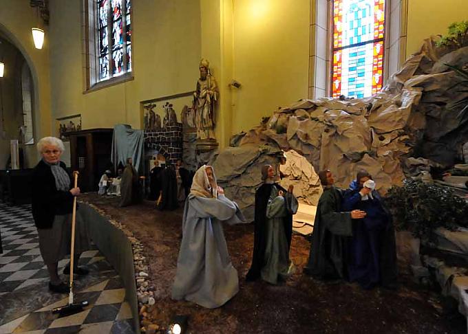 Küsterin Sybille Bellinghausen Elisabeth Engels mit zwei Jüngern