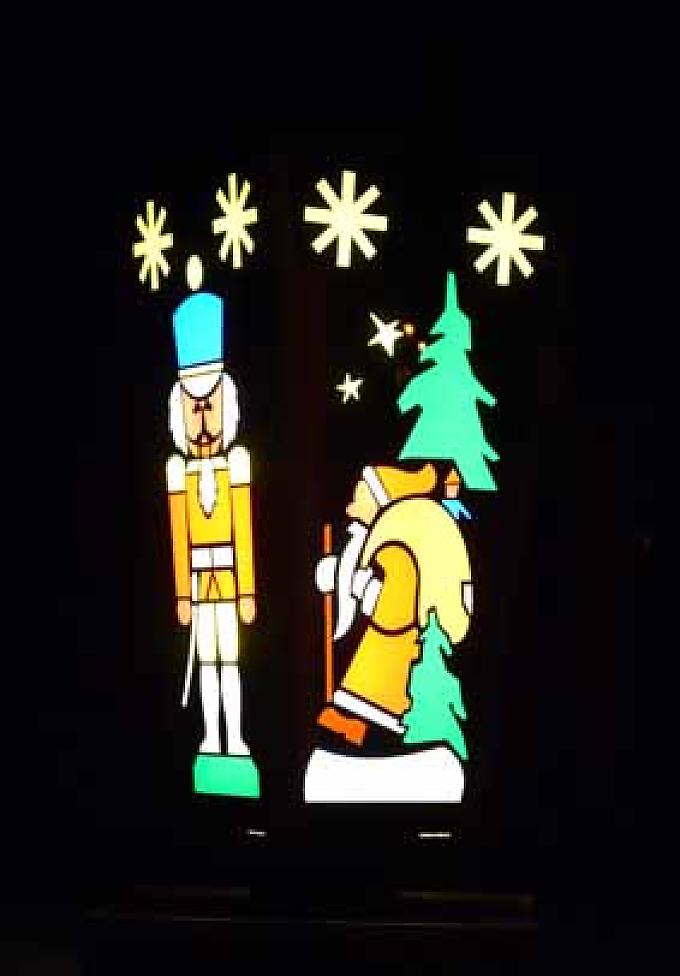 Straßenlaterne in Seiffen. Straßenlaterne in Seiffen.