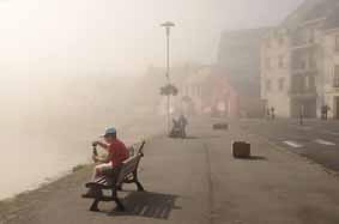 Camaret -sur-Mer: Rast am Kai, direkt auf dem GR 34. Ebbe am Strand von Névez