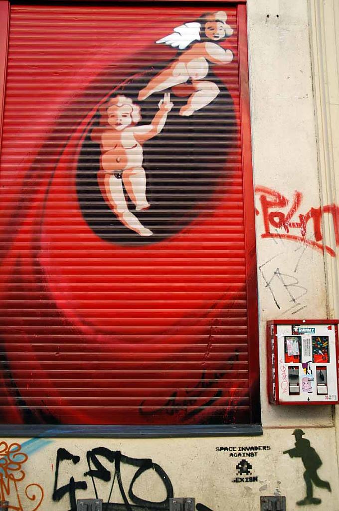 Laden an der Oranienstraße in Berlin-Kreuzberg Laden an der Oranienstraße in Berlin-Kreuzberg