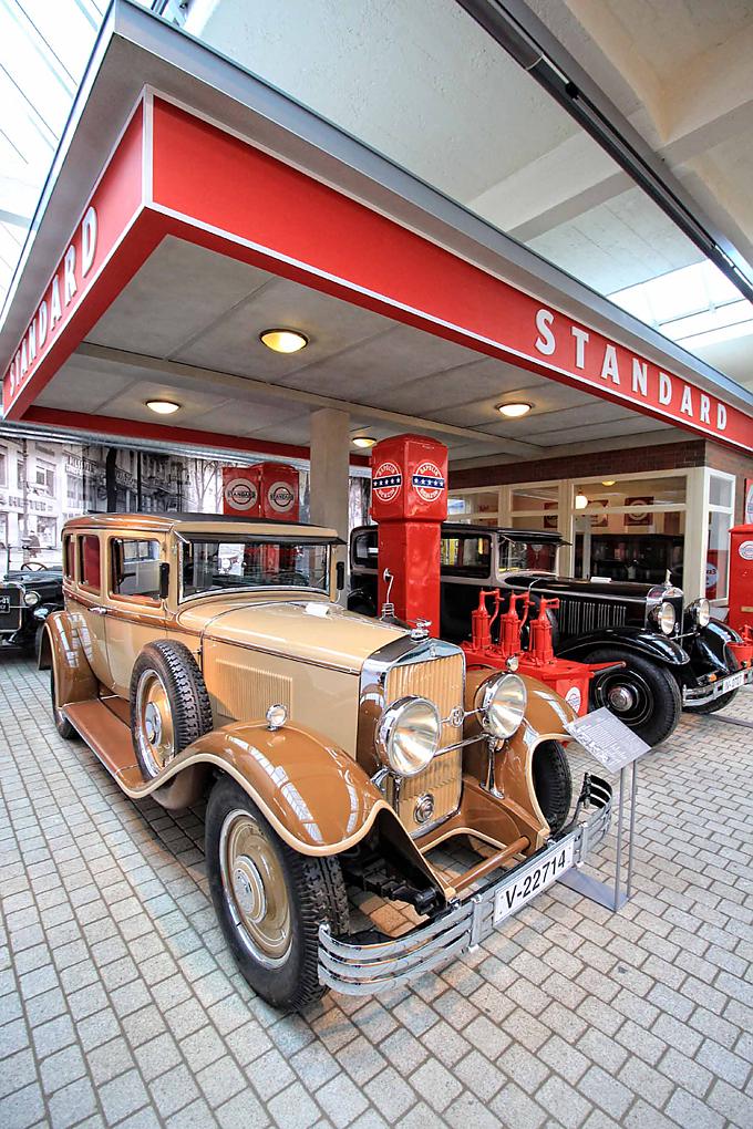 Elegante Horch- und Audi-Modelle der 1920er und der 1930er Jahre