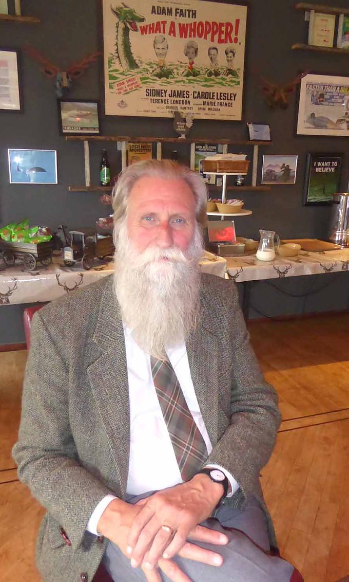 Naturforscher Adrian Shine ist der Leiter des Loch Ness Projects Naturforscher Adrian Shine ist der Leiter des Loch Ness Projects