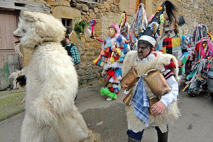 Mummenschanz zum Jahreswechsel Mummenschanz zum Jahreswechsel