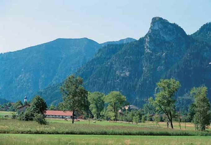 Der Kofel, der Hausberg von Oberammergau 07. Bürgermeister Andreas Rödl und Passionsspielleiter Christian Stückl beim offiziellen Haar-und Barterlass am Aschermittwoch 2021