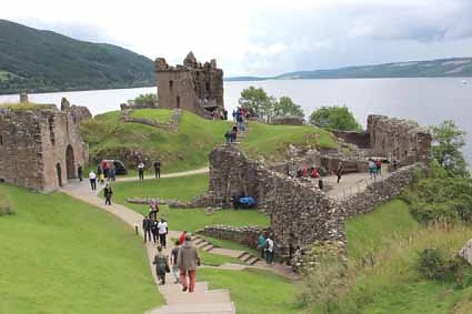 Mann trägt wieder Rock Mann trägt wieder Rock