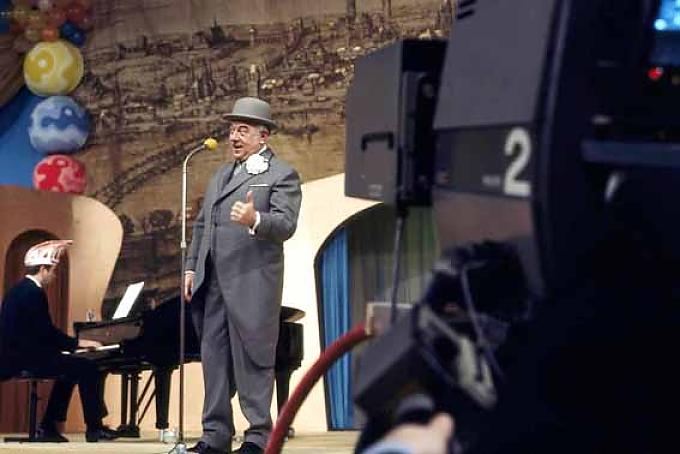 Ernst Neger Otto Höpfner als Kommentator des ersten Mainzer Rosenmontagszugs.