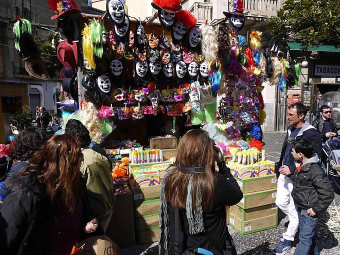 Maskengeschäft Umzug