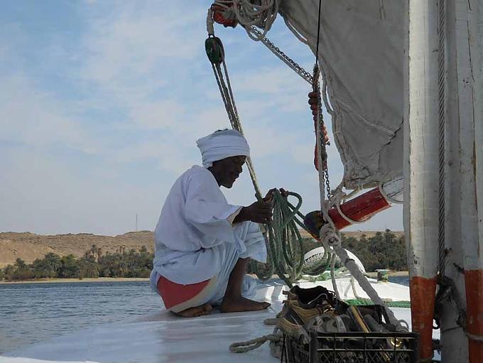 Aushilfmatrose Ali Grab des Gouverneurs Sabni am Westufer bei Aswan