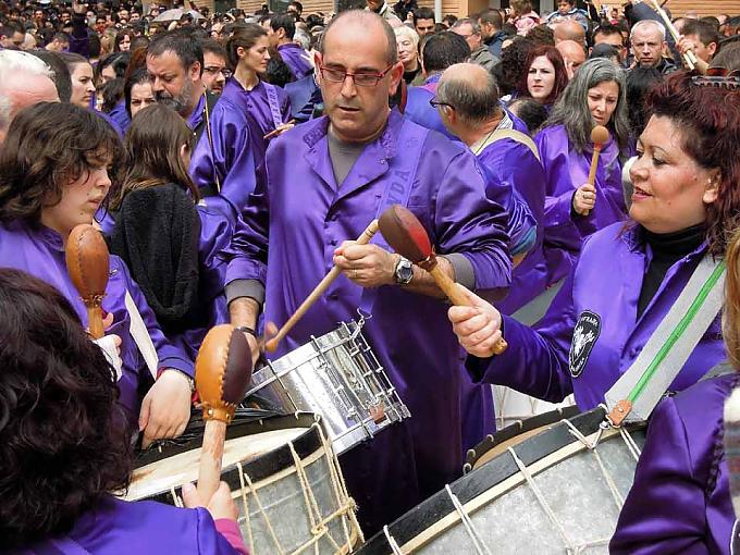 Trommeln bis aufs Blut Trommeln bis aufs Blut