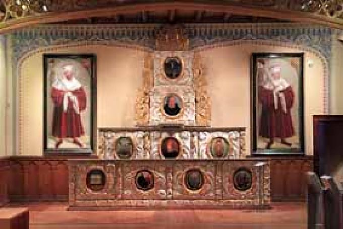 Disputationskatheder im Hörsaal Lutherdenkmal auf dem Wittenberger Marktplatz