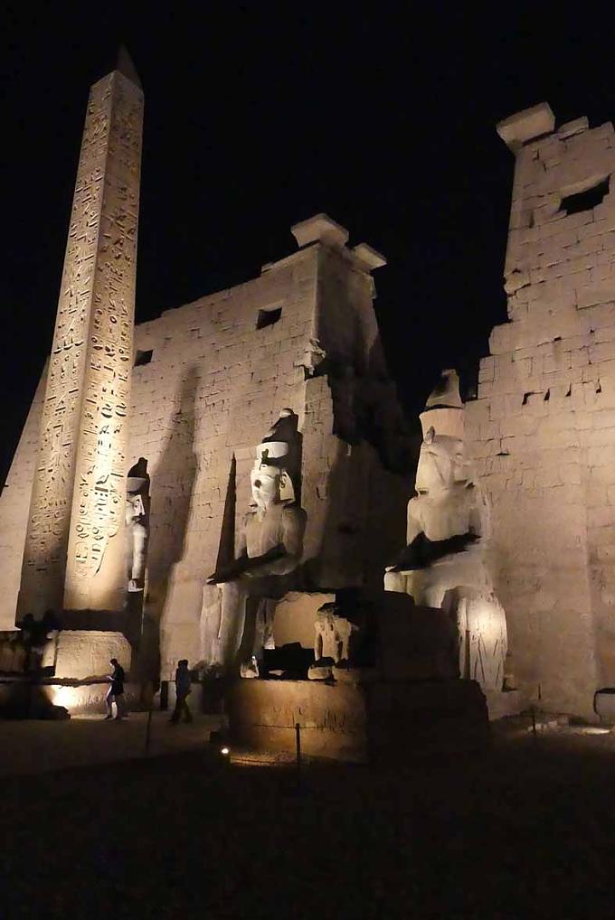 Abendliche Tempelkulisse in Luxor Abendliche Tempelkulisse in Luxor