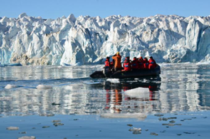 Ganz im Norden: Der Gletscher von Croker Bay. Ganz im Norden: Der Gletscher von Croker Bay.