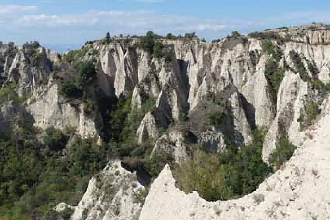 Zerfurchte Gebirgsformation im Pirin-Gebirge Zerfurchte Gebirgsformation im Pirin-Gebirge