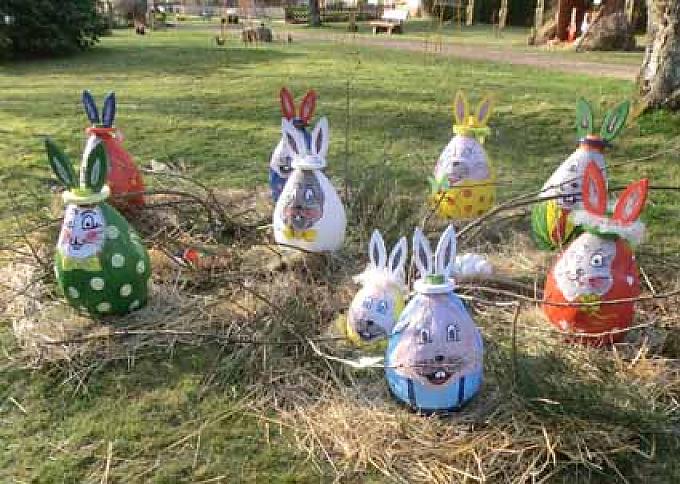 Besuch im Osterdorf Besuch im Osterdorf