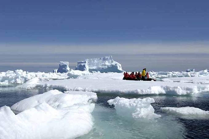 Auf dem Kontinent der Frackträger Auf dem Kontinent der Frackträger