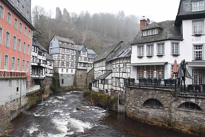 Fachwerkhäuser in Monschau. Fachwerkhäuser in Monschau.