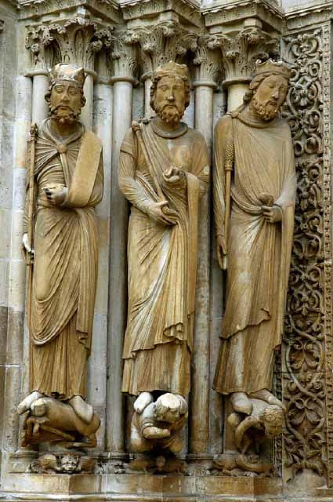 Figuren am Valois Portal Figuren am Valois Portal