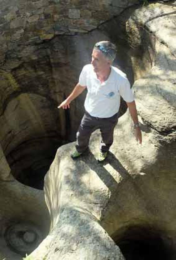 Romeo Lardi, Vorsitzender des Vereins Gletschergarten Cavaglia. Romeo Lardi, Vorsitzender des Vereins Gletschergarten Cavaglia.