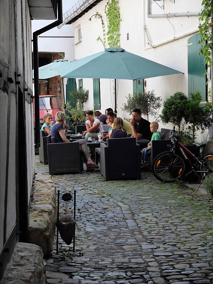 Cafe in einem Hinterhof Cafe in einem Hinterhof