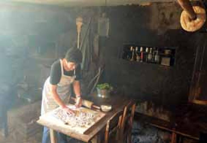 Loreta Ferrari-Zanetti in der Casa Tome. Loreta Ferrari-Zanetti in der Casa Tome.