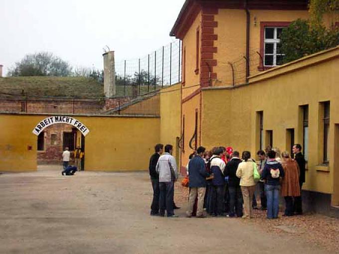 „Nur“ Theresienstadt? „Nur“ Theresienstadt?