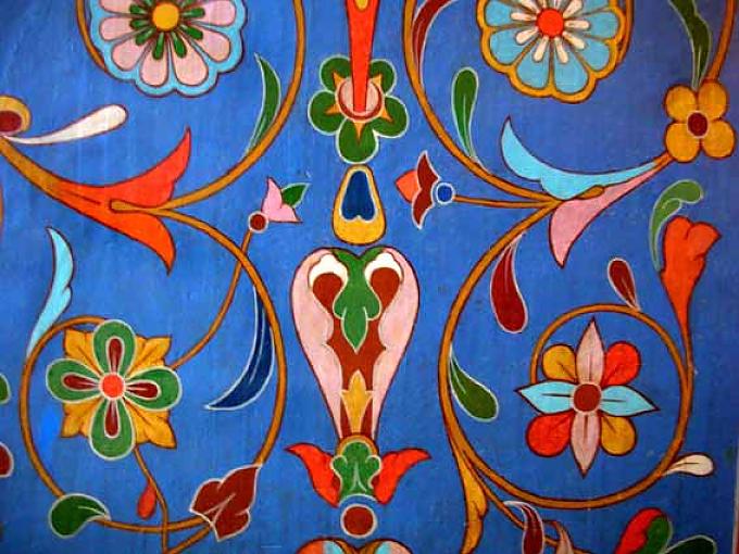 Florale Wandbemalung im Inneren der Kathedrale Florale Wandbemalung im Inneren der Kathedrale