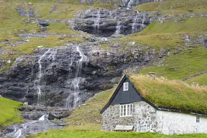Wasserfall bei Saksun Wasserfall bei Saksun