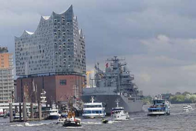 Backsteingotik und Hafengeburtstag Backsteingotik und Hafengeburtstag