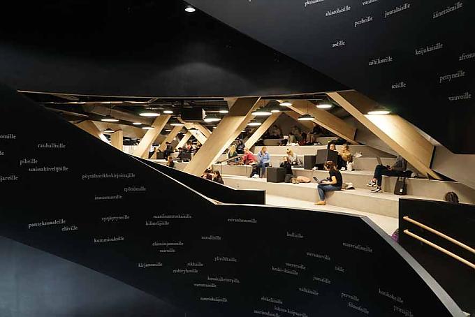 In der Jugendstilkirche von Kallio dürfen heute manchmal auch Obdachlose übernachten. Viel Wandel in Helsinki, aber das Bewährte bleibt an seinem Platz: Der Dom.