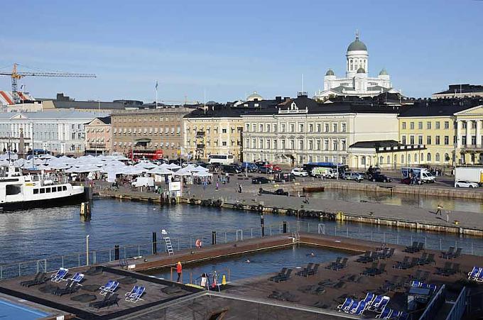 Direkt am Hafen warten die Schwimmbecken von Allas Sea Pool auf Wasserfreunde. Direkt am Hafen warten die Schwimmbecken von Allas Sea Pool auf Wasserfreunde.