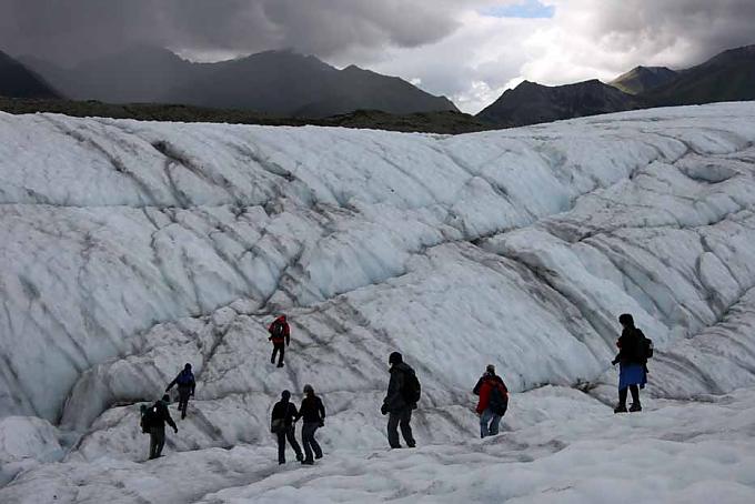 Im Entengang auf den Gletscher Im Entengang auf den Gletscher