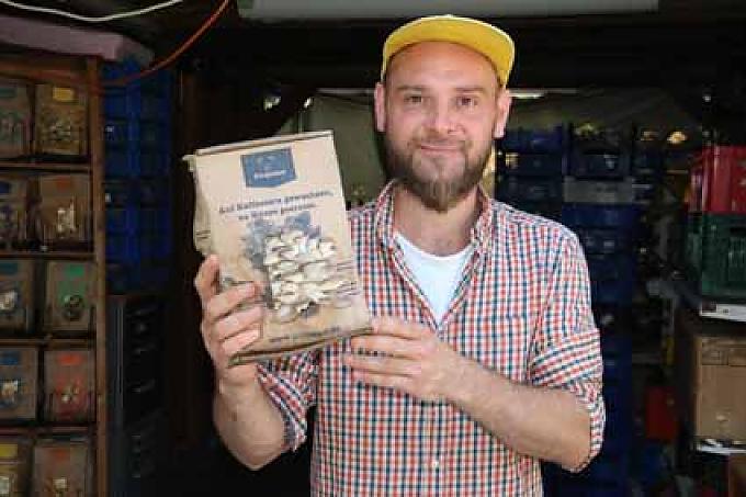 Ralph Haydn. Ralph Haydn.