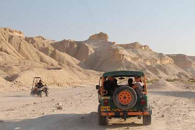 Dead Sea Valley. Hula Nature Reserve. Wanderweg durch das Schilfgebiet.