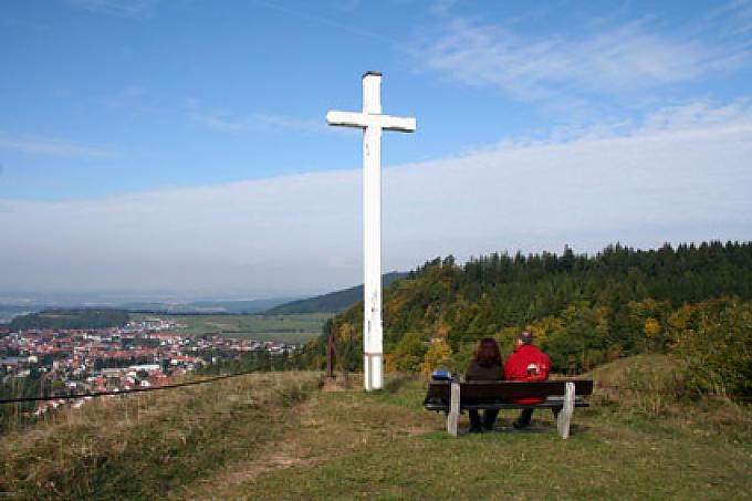 Vom Lemberg nach Beuron: Unterwegs auf dem Donauberglandweg. Vom Lemberg nach Beuron: Unterwegs auf dem Donauberglandweg.