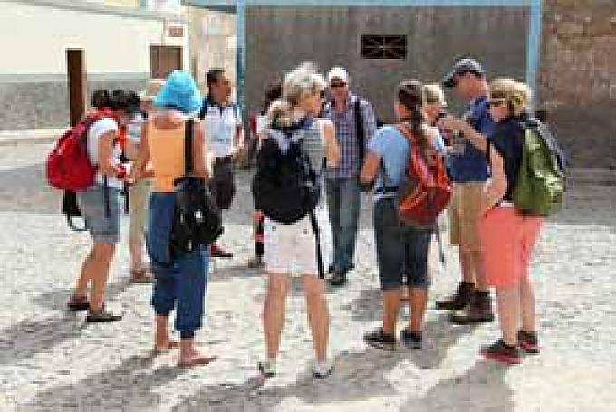 Von der Blechhütte an die Uni Von der Blechhütte an die Uni