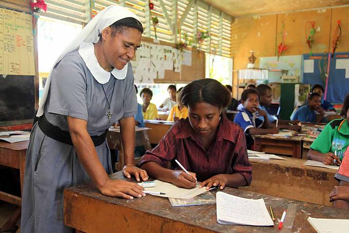 Mit dem Kanu zur Schule Mit dem Kanu zur Schule