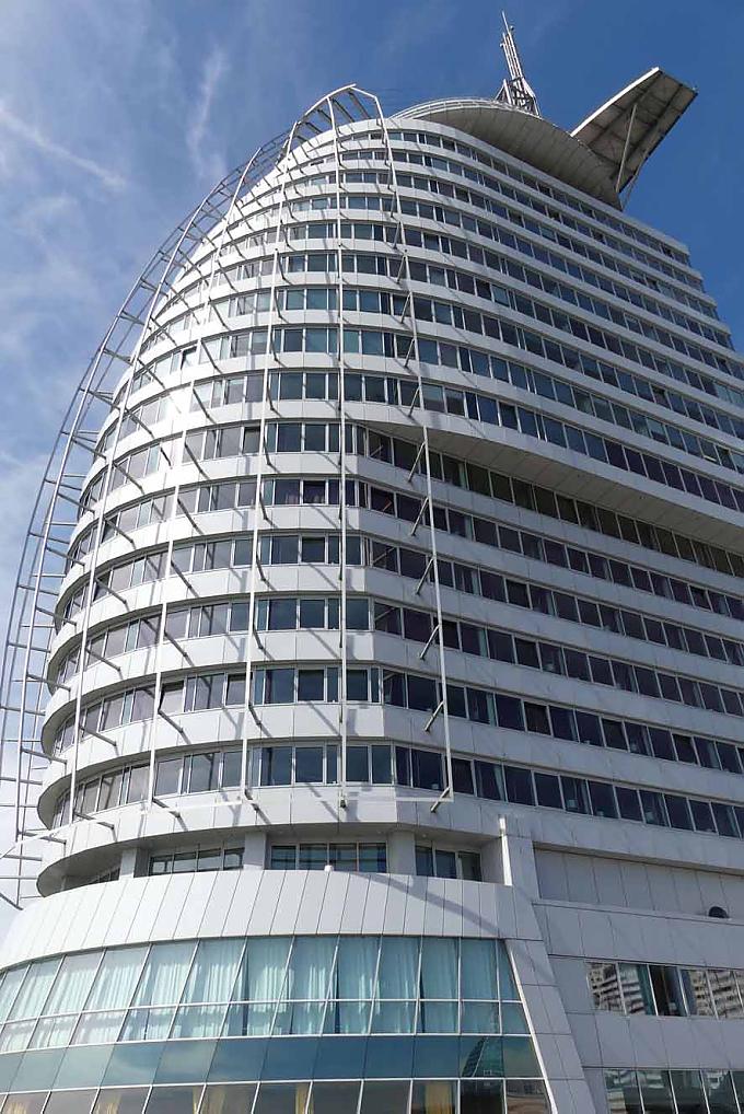 Atlantic Hotel Sail City in Bremerhaven „Seute Deern“ des Deutschen Schiffahrtsmuseums