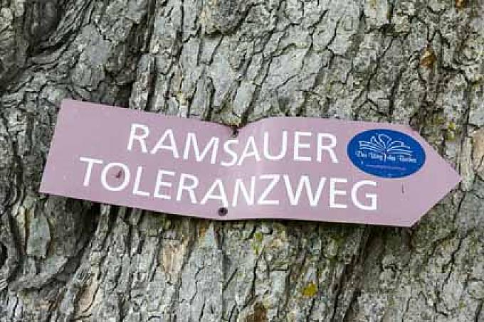 Geheimprotestanten oder: Als das Wort Luthers über die Berge wanderte Geheimprotestanten oder: Als das Wort Luthers über die Berge wanderte