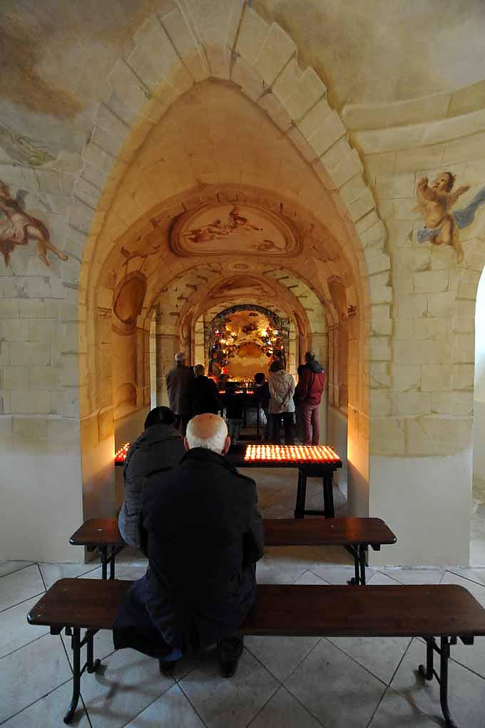 Betende am Heiligen Grab Betende am Heiligen Grab