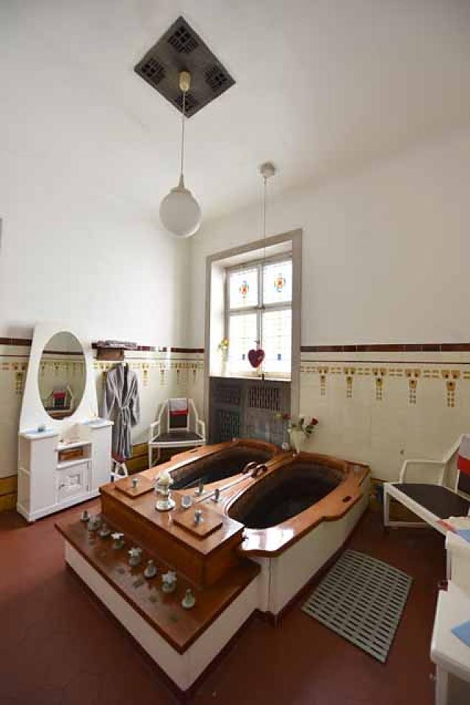Historisches Wannenbad. Historisches Wannenbad.