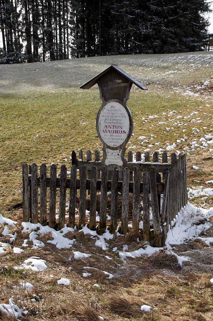 Denkmal für den Kemptener Boten Anton Maurus. Hubertus als Patron der Jäger