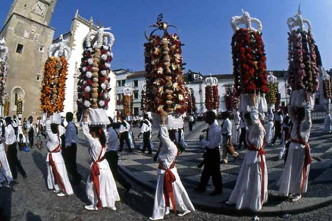 15.000 Brote auf 500 Köpfen 15.000 Brote auf 500 Köpfen
