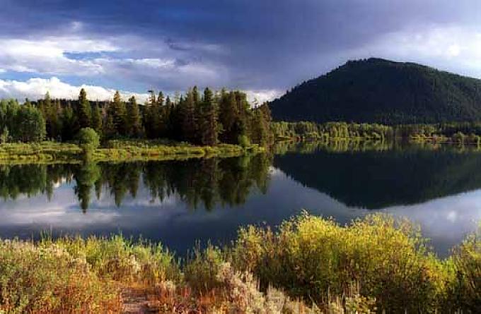 Kapelle am Fuß der Berge Kapelle am Fuß der Berge
