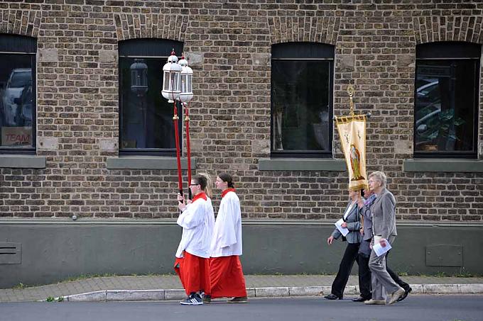 Bei den Walburga-Pilgern Bei den Walburga-Pilgern