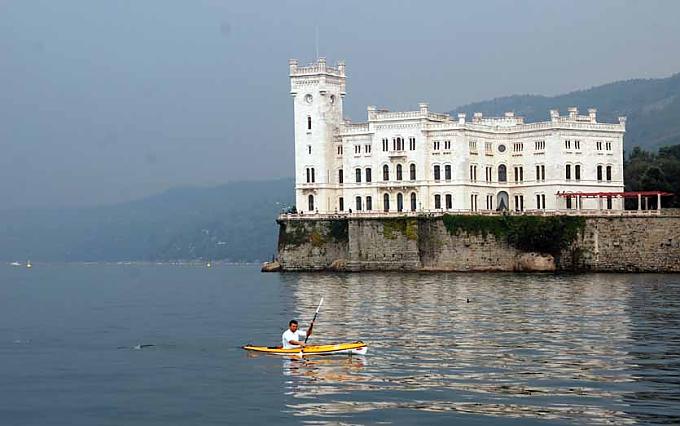 Schaumwein unter der steinernen Harfe Schaumwein unter der steinernen Harfe