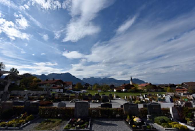 Nussdorf am Inn. Pater Casimir Weiss-Brunnen, der schon seit 1712 eiskaltes Trinkwasser abgibt.