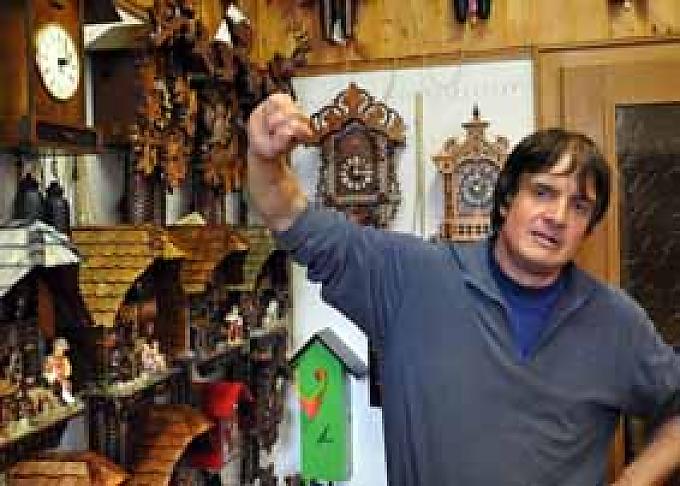 Alter Vogel in neuem Gefieder Alter Vogel in neuem Gefieder