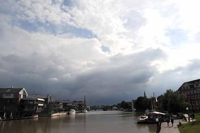 Blick auf die Stadt Leer Die Waage.