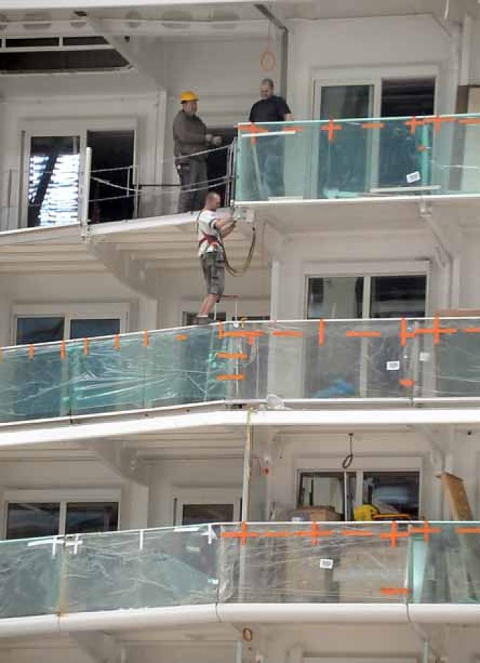 Blick in die Werfthalle  Blick in die Werfthalle